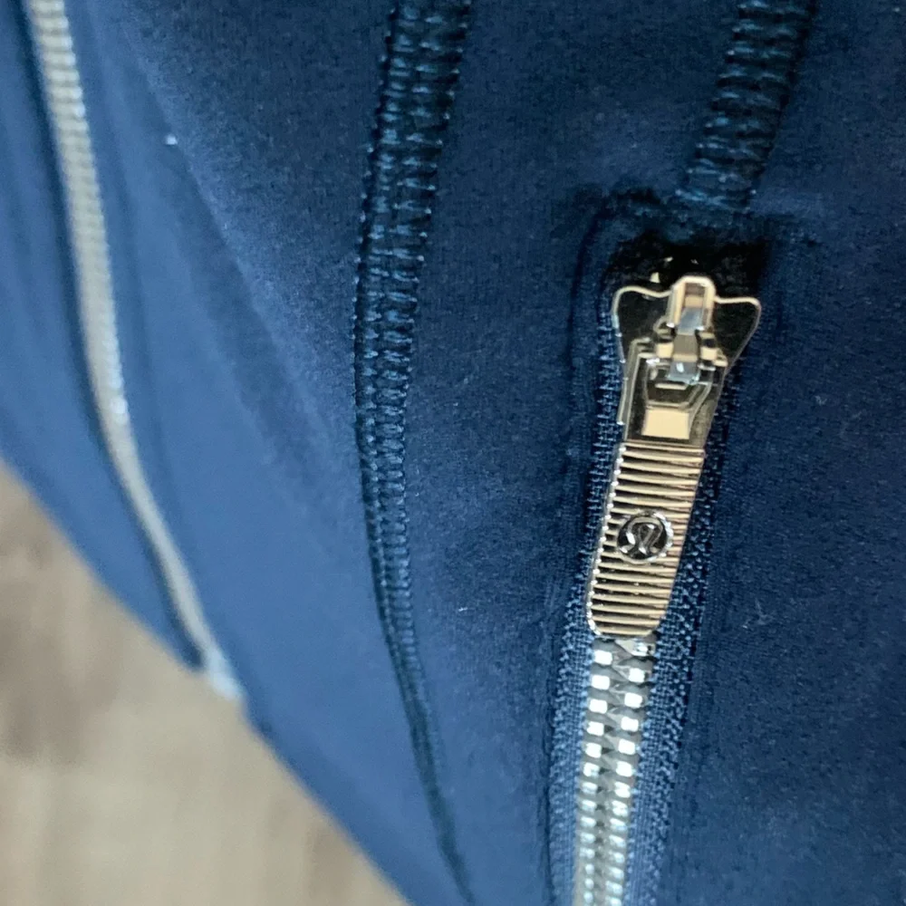 Lululemon Athletica Define Cropped Nulu Jacket size 8 NWOT - Picture 9 of 14